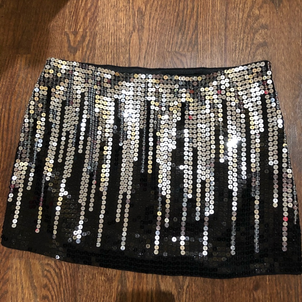 Bebe sequin mini skirt / size 4